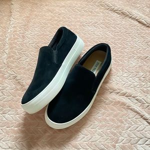 Steve Madden Slip on
